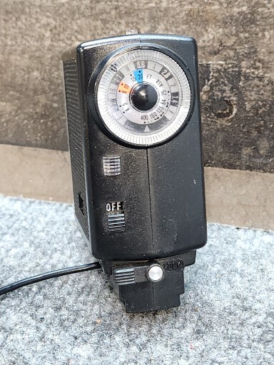 VIVITAR 202 Electronic Flash Auto Exposure for MV-1 Charger or SB-1 AC cord
