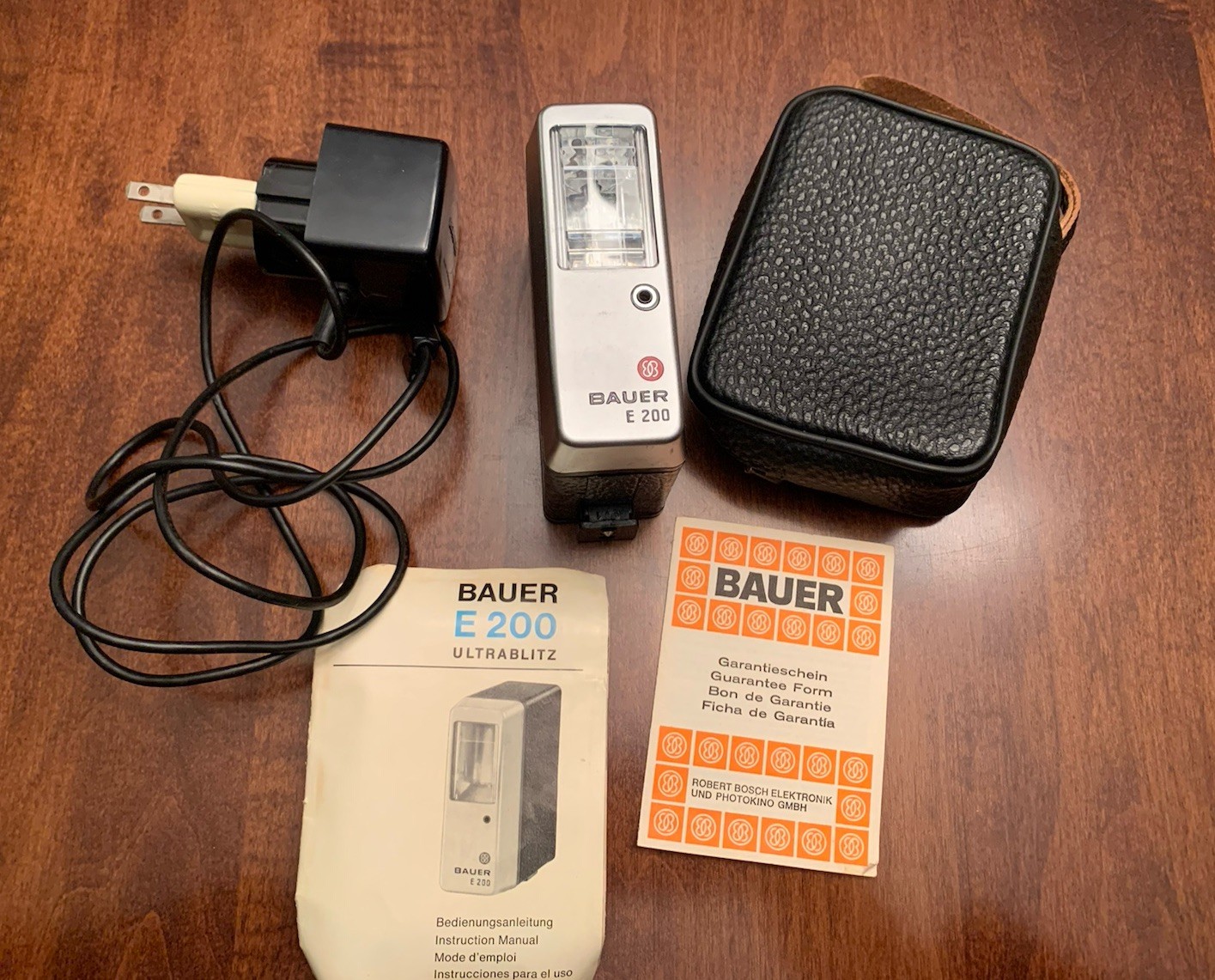Vintage Bauer E200 AutoBlitz / UltraBlitz Flash With Plug, Case, Made In Germany