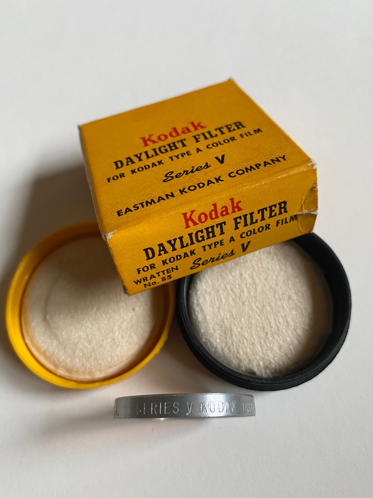 Vintage Kodak Daylight Filter Series V, in orig box and yellow plastic case