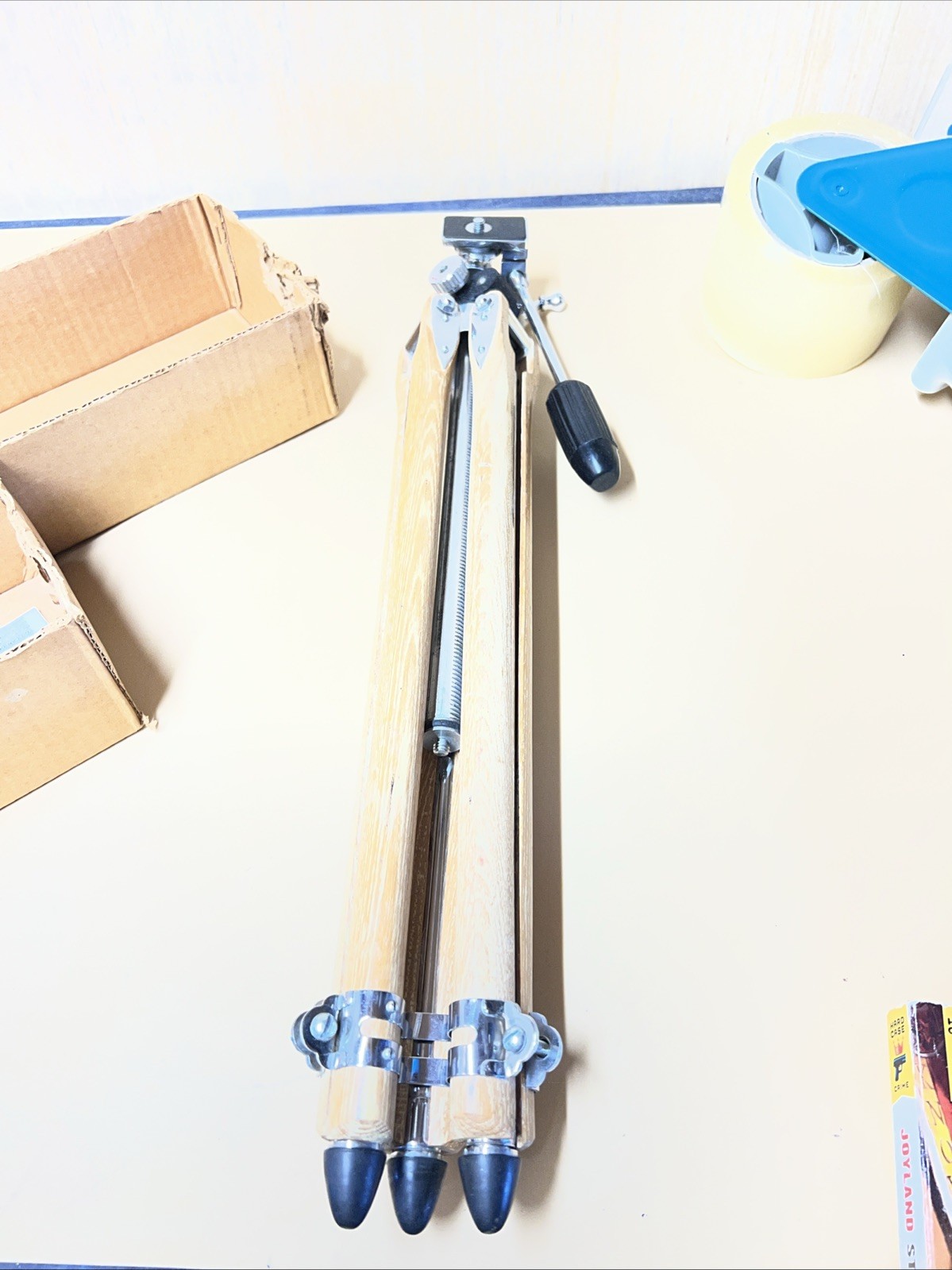 Vintage Adams Compact Tripod 8 Section Elevating Type W/ Carrying Case Japan