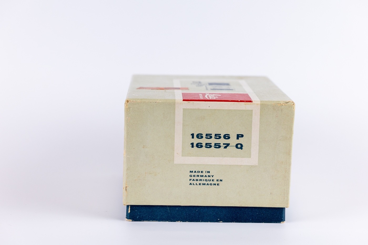 Leica 16556P Bellows w/ 16557Q Focusing Rail Macro System w/ Box M Mount