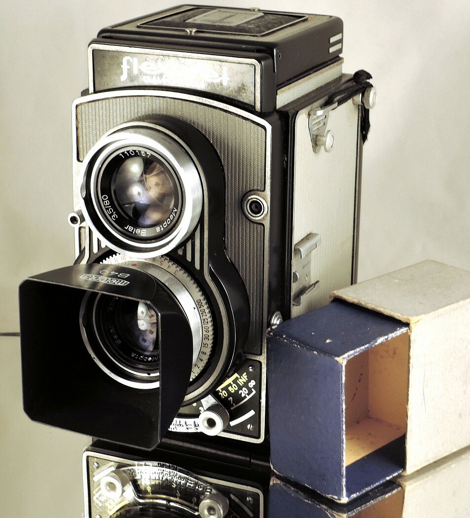 Shade hood Flexaret Meopta square bayonet B40 metal + Genuine box very nice
