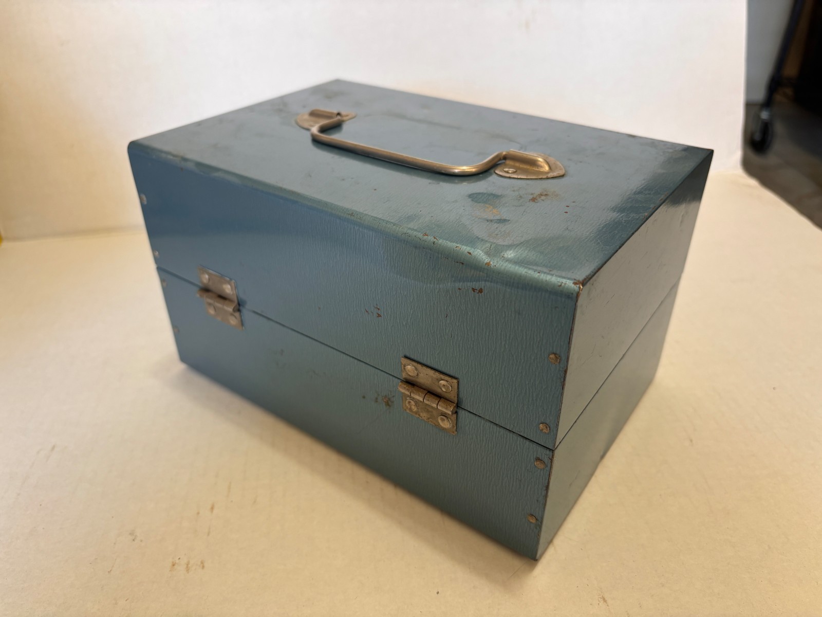 Vintage Blue Metal 8mm Film Case + 4 Metal Cans
