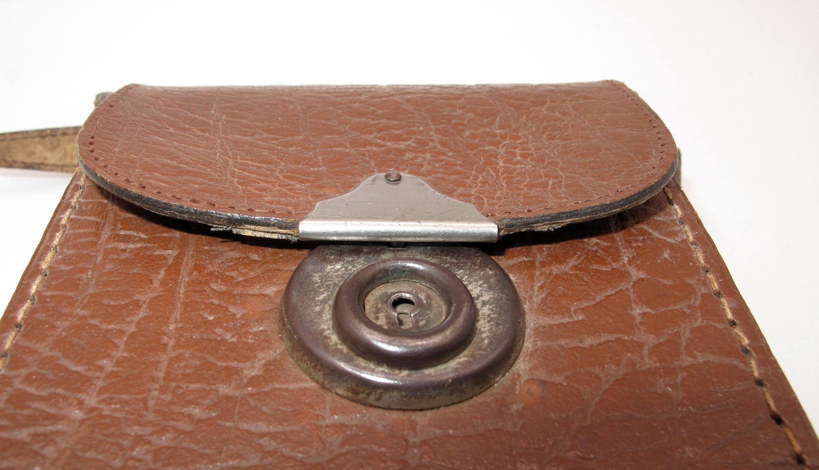 *VINTAGE* BROWN HARD CASE 6″x 4″ x 2″ WITH STRAP-BLUE INTERIOR-WORKING CLASP