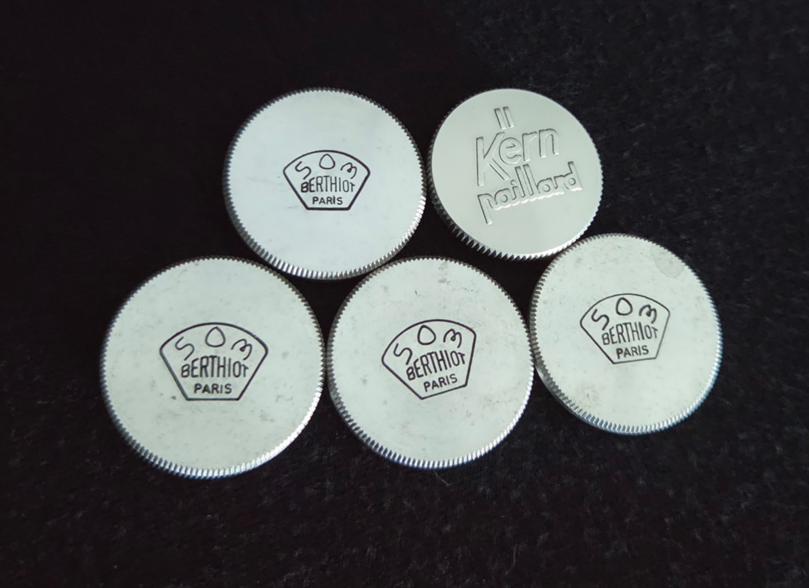 Lot of 5 Vintage 22mm Screw-In Metal Lens Caps SOM Berthiot & Kern Paillard…