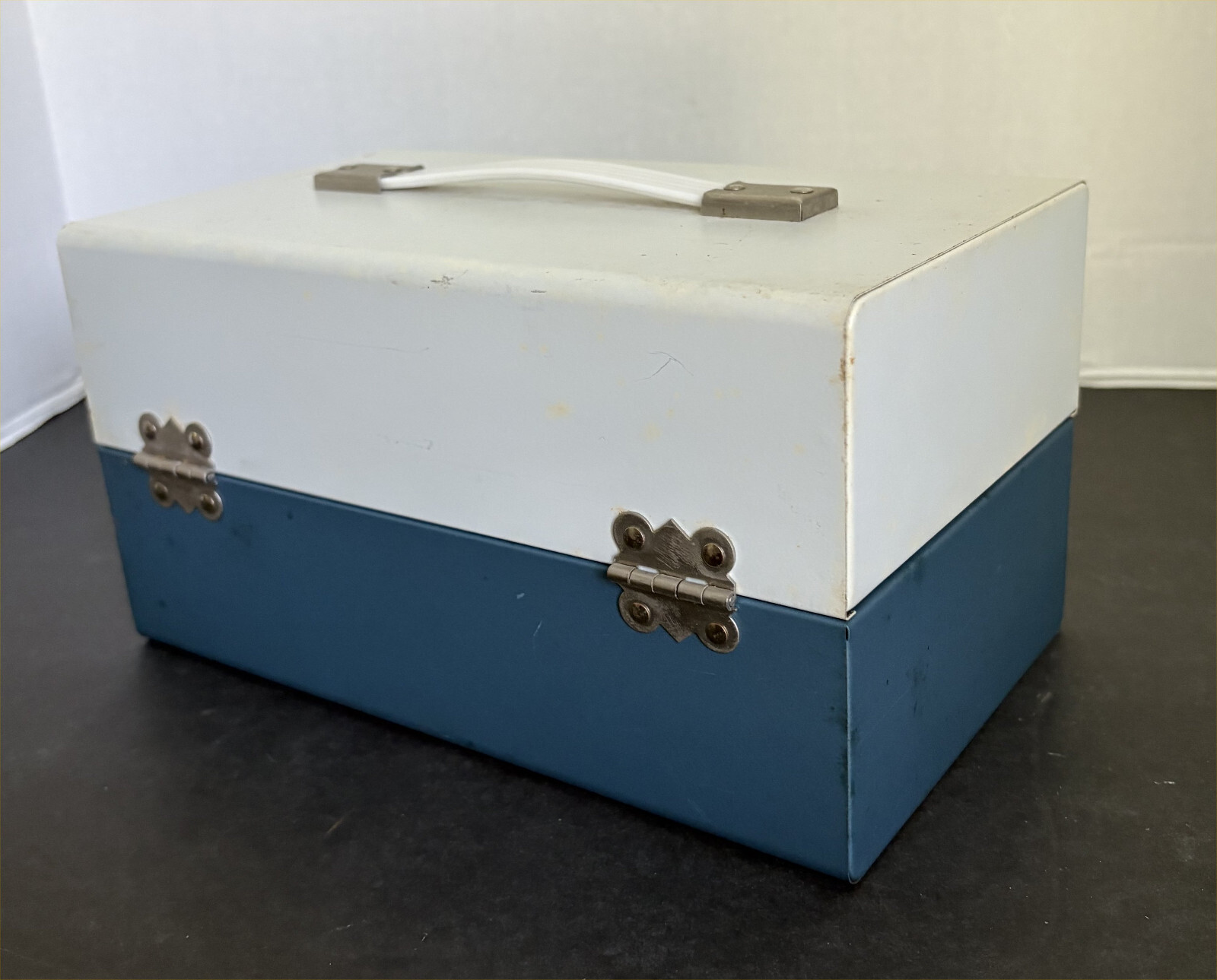 Vintage Smith-Victor 8mm Film Reel Carrying Case with 2 films and 2 Empty Reels