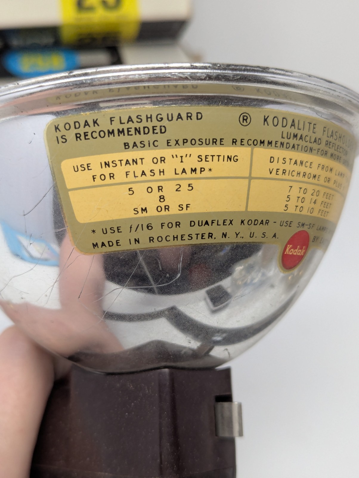 Kodak Kodalite Flash Holder + Sylvania Blue Dot 25 Flashbulbs Lot