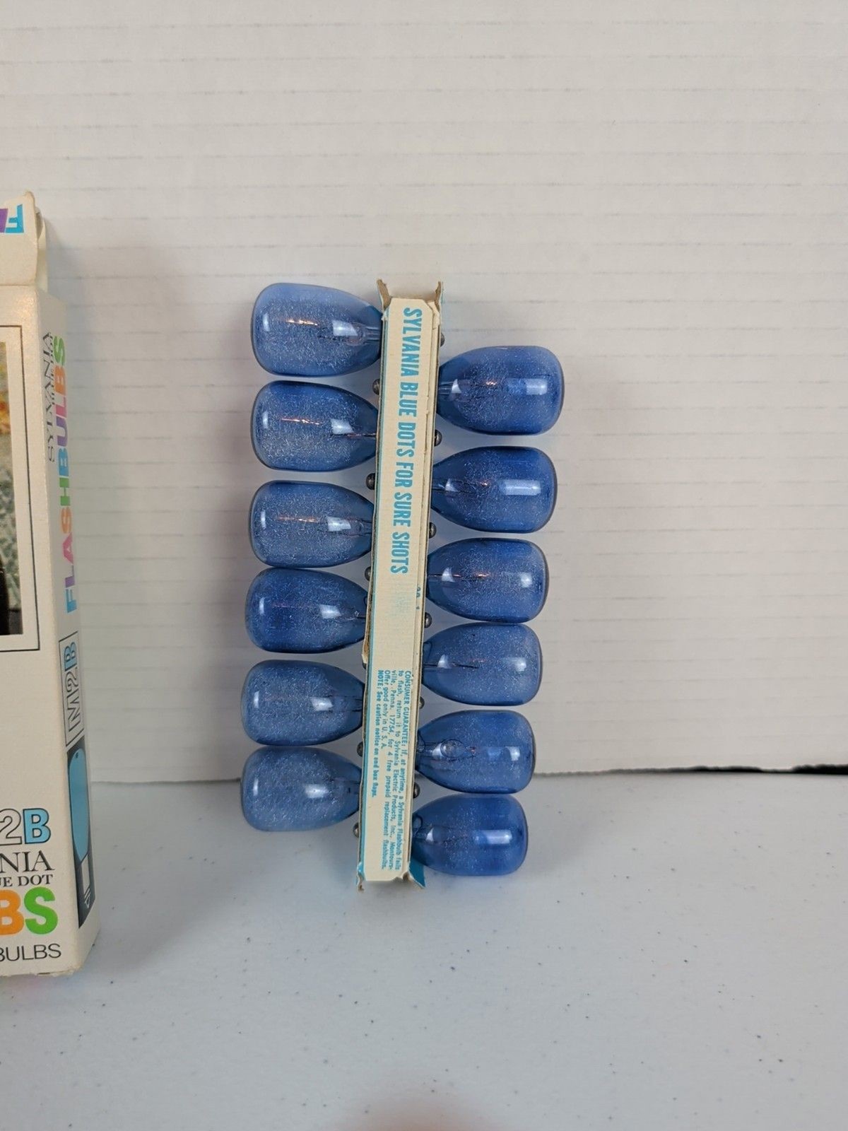 Vintage Sylvania Flashbulbs Blue dot M2B Full Box New Old Stock