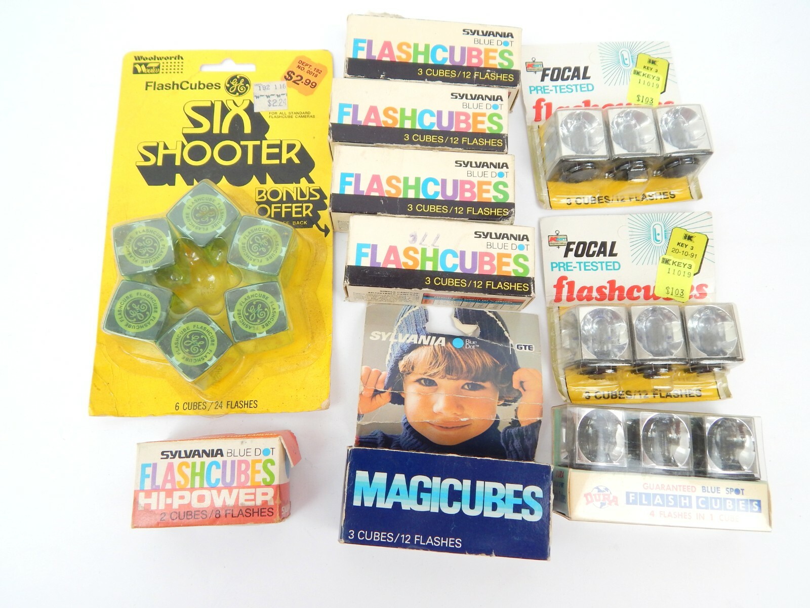 2A Vintage Lot 32 Flashcubes Blue Dot Camera Bulbs In Boxes GE Focal Dura More!