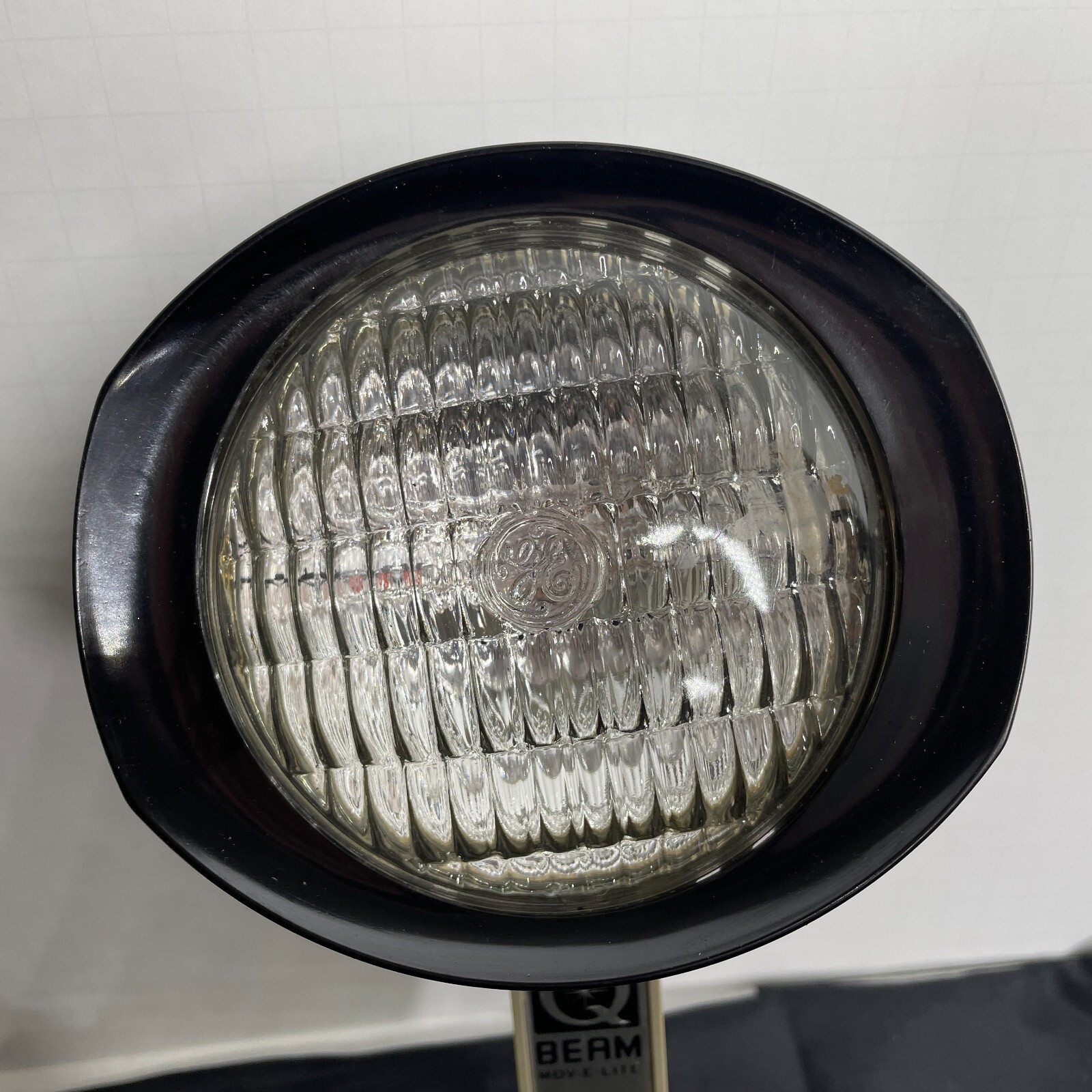 Vintage Acme Lite Q-Beam Mov-E-Lite Bright ‘N’ White As Sunlight.