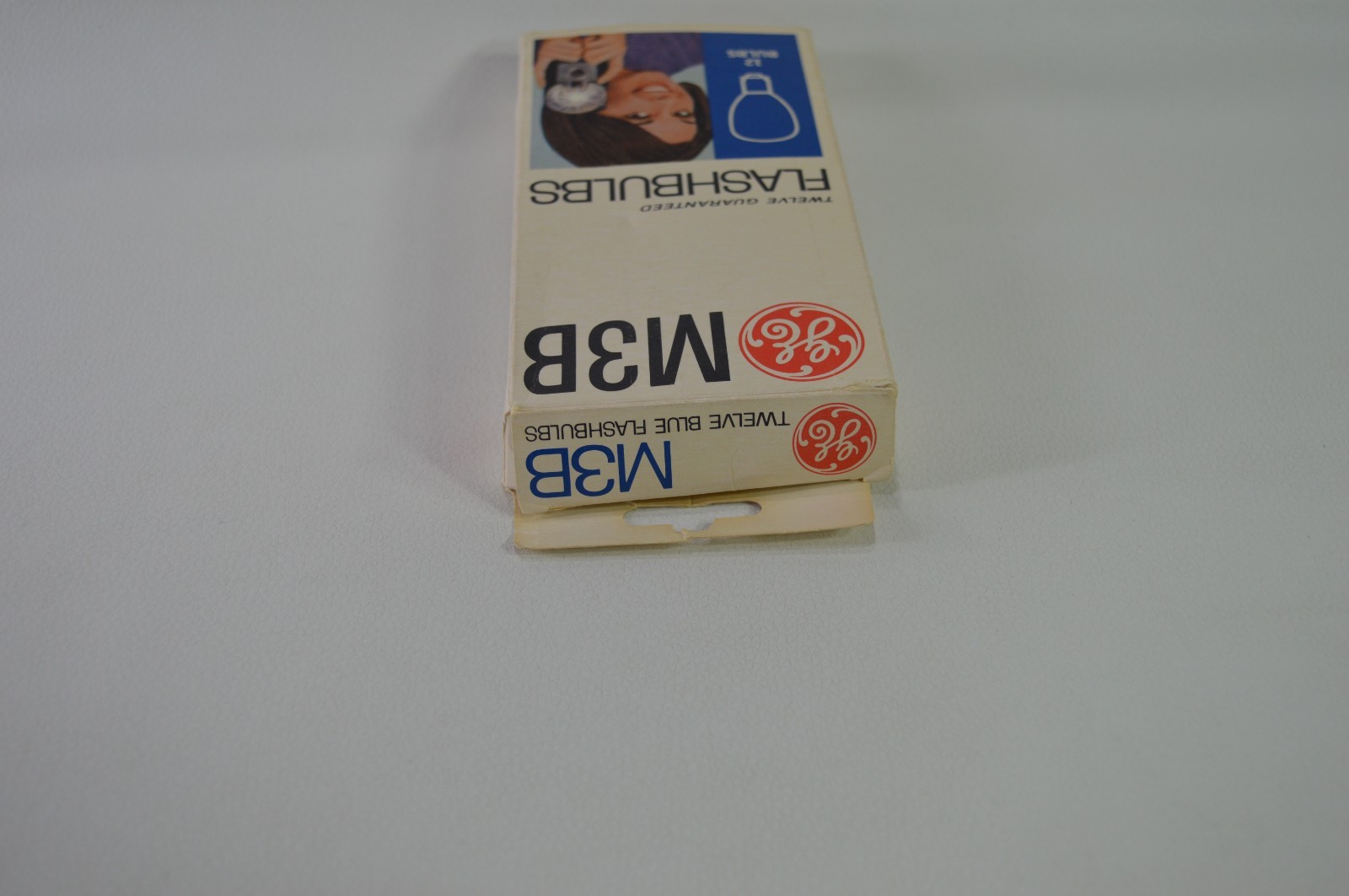 GE Flash Bulbs M3B – 8 New Bulbs in Box General Electric Vintage Rare