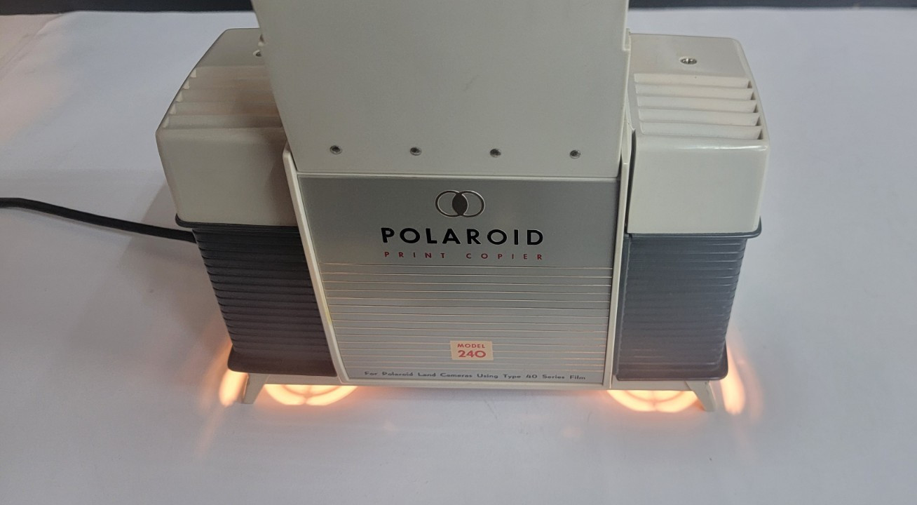 POLAROID–MODEL 240–PRINT COPIER–TYPE 40 SERIES FILM