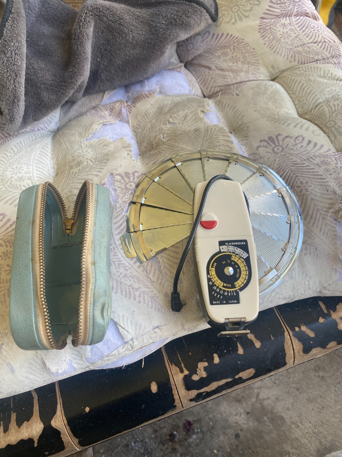 Vintage Popular Flash with Case