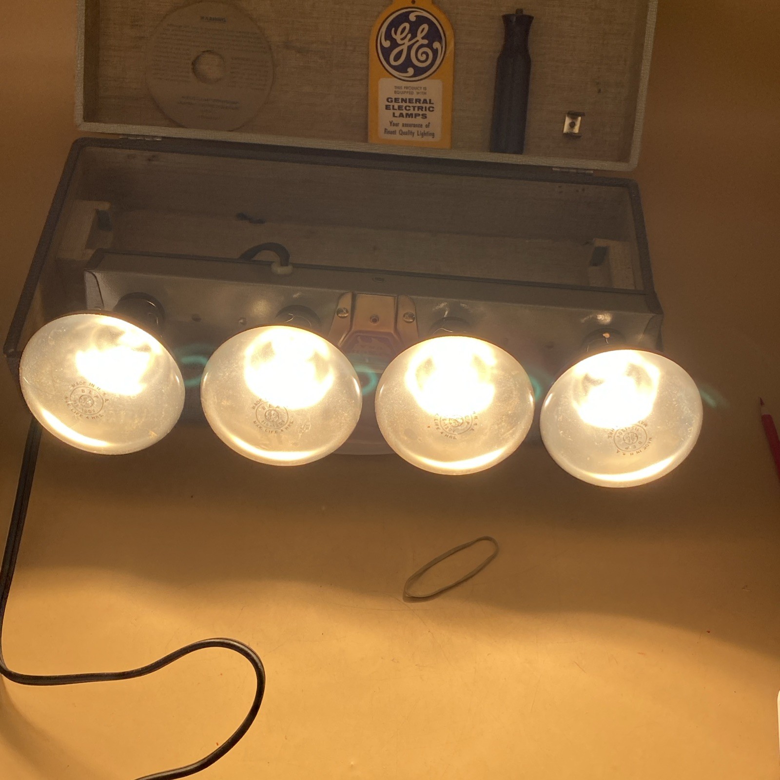 Vintag ACME-LITE Chicago Model #R4 Movie Lighting w/ 4 GE bulbs/Tested Working