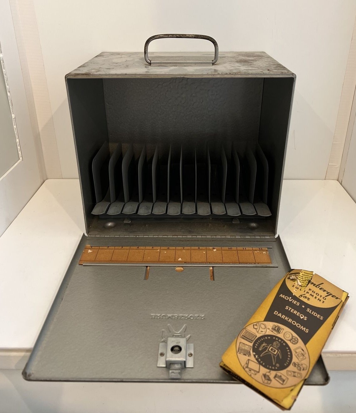 Vintage 50s Brumberger Deluxe 8mm Reel Chest Film Holder Carry Case Metal Box