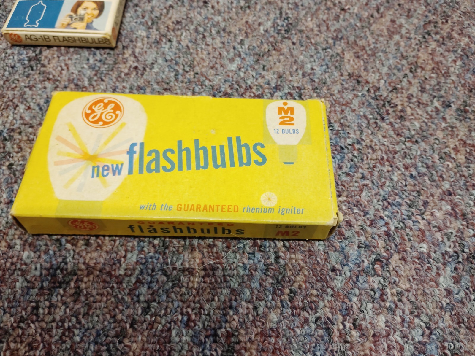 Lot Of Vintage GE Flashbulbs, Flashes And Boxes