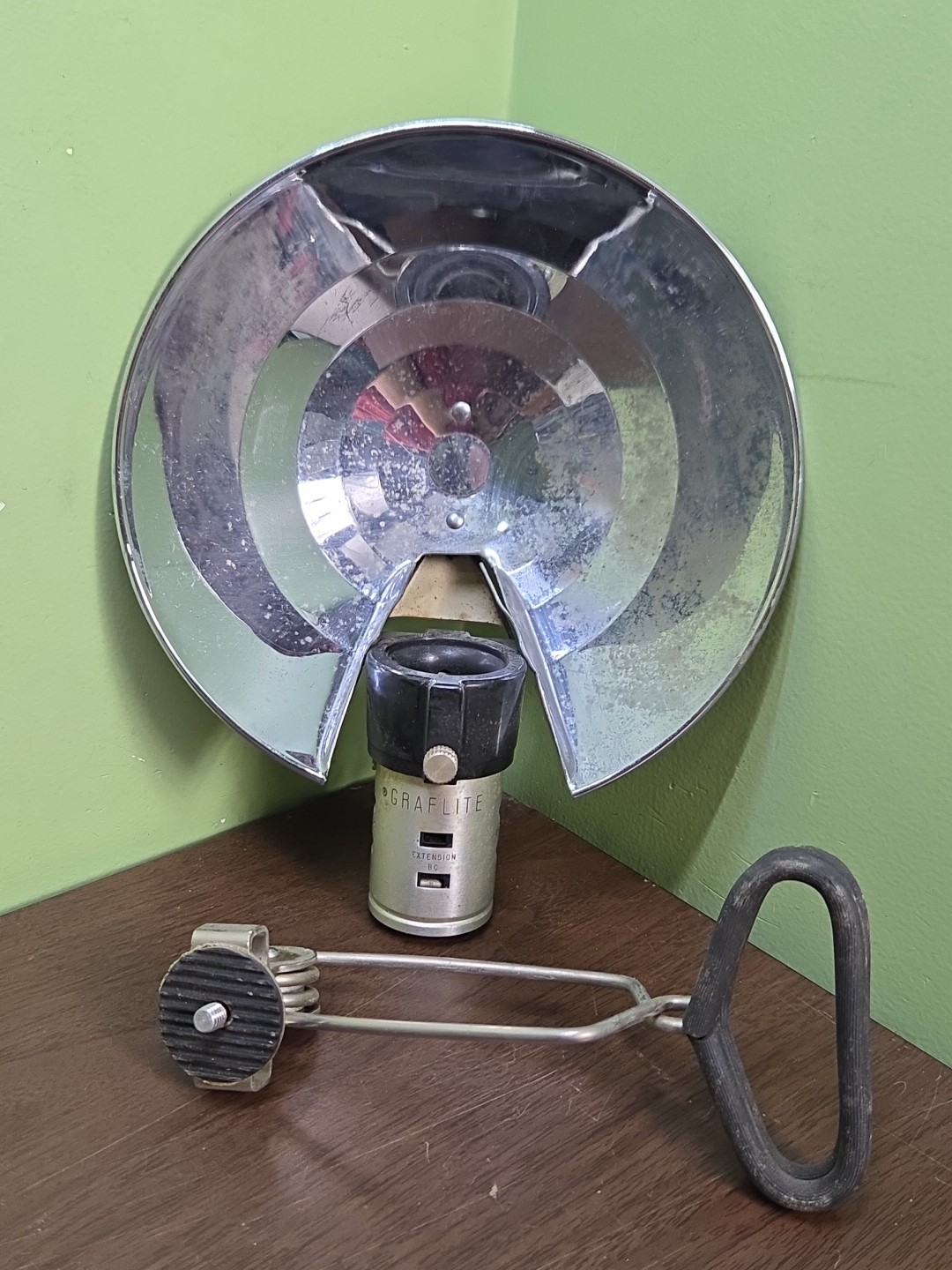 vintage Minicam Graflex flash handle with a reflector 2776