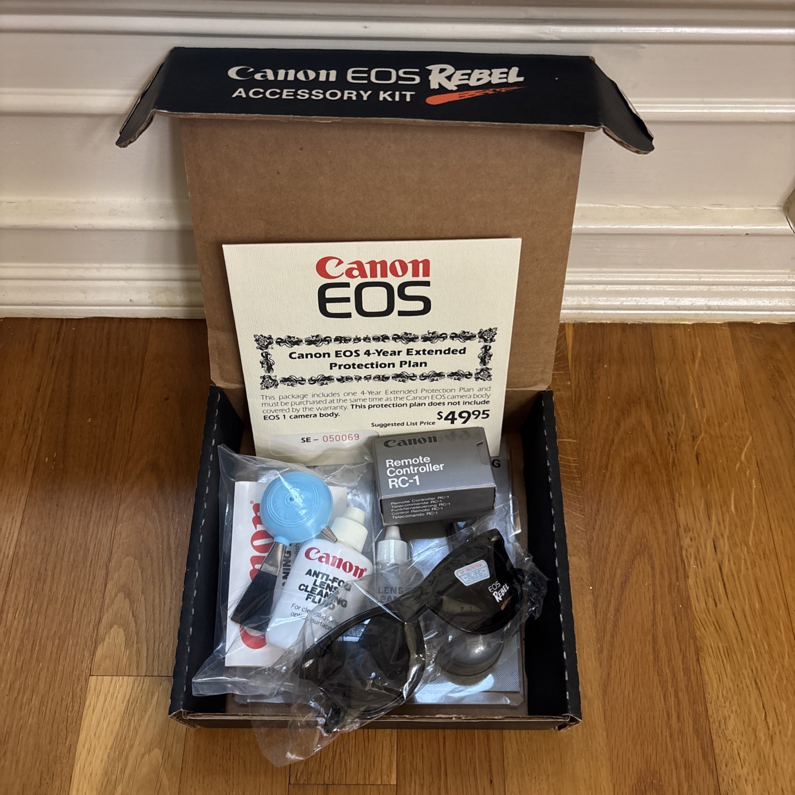 Vintage CANON EOS Rebel Accessories RC-1 Remote Sunglasses Lens Cleaning Kits