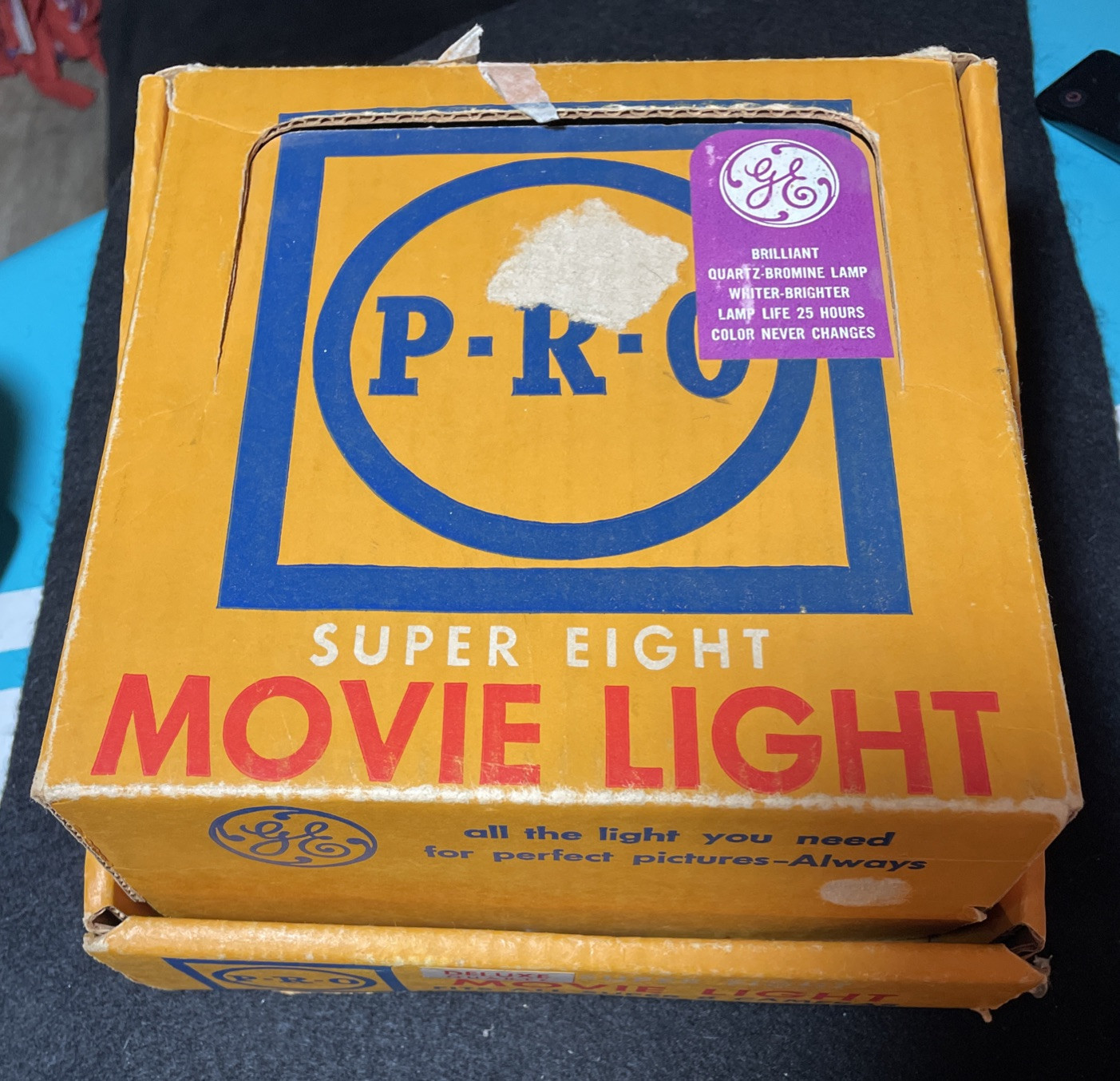 GE PRO DELUXE QUARTZ MOVIE LIGHT FITS ALL SUPER 8 Cameras