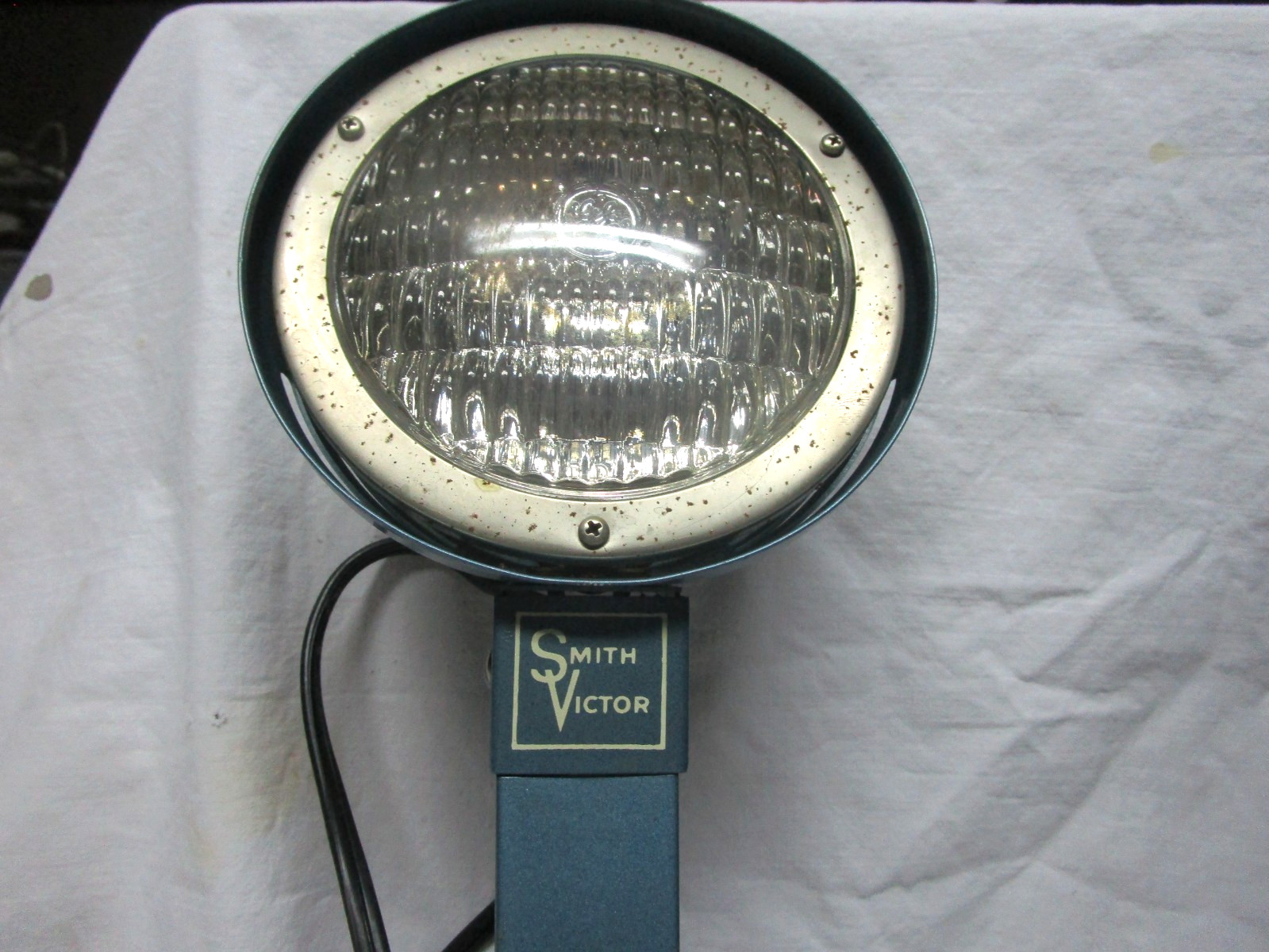 Vintage Smith-Victor Model L6 Studio Light w/ Case 650W Photo Lamp–Working