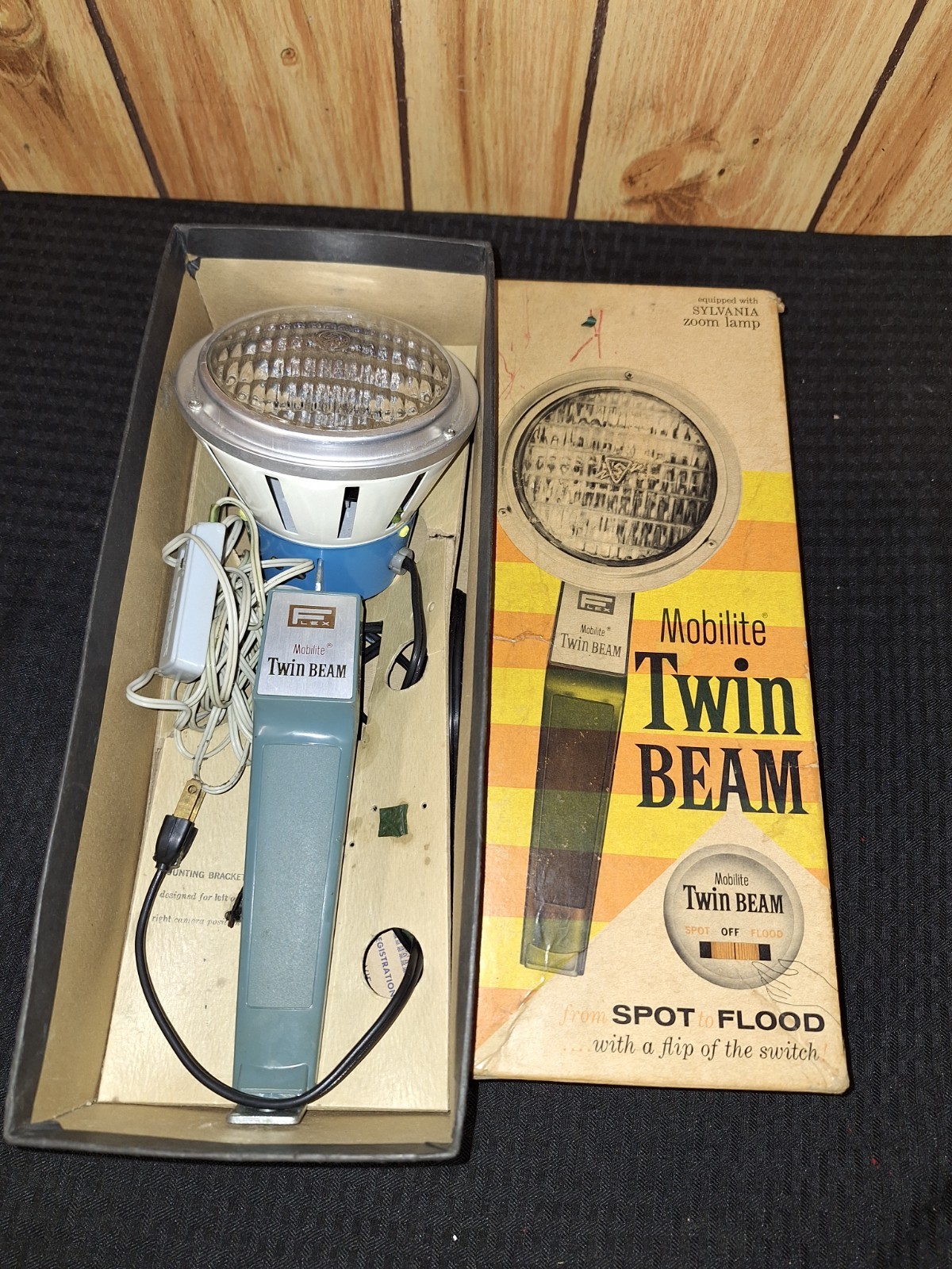 MOBILITE Twin Beam FLOOD/SPOT Light SYLVANIA ZOOM Lamp 3400 K For Home Movies