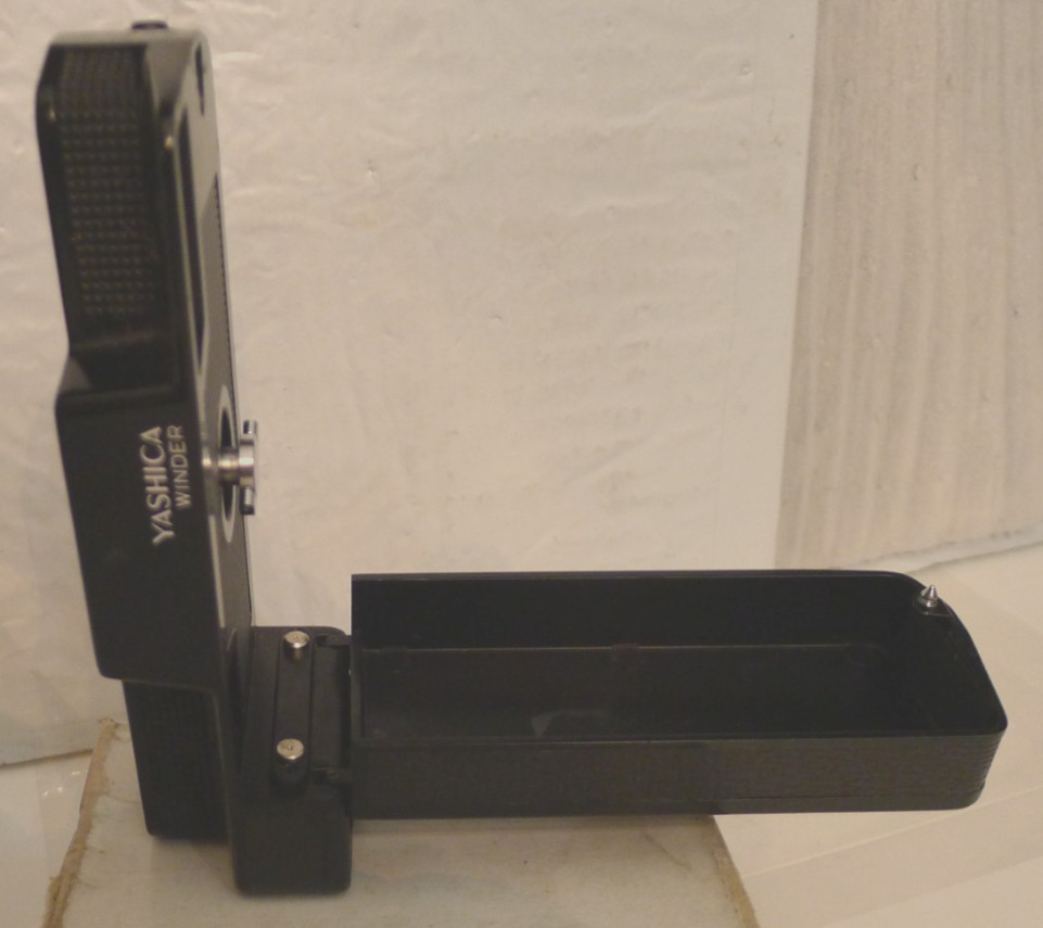 Yashica Motorized Winder – Made in Japan – NO BATTERY PACK