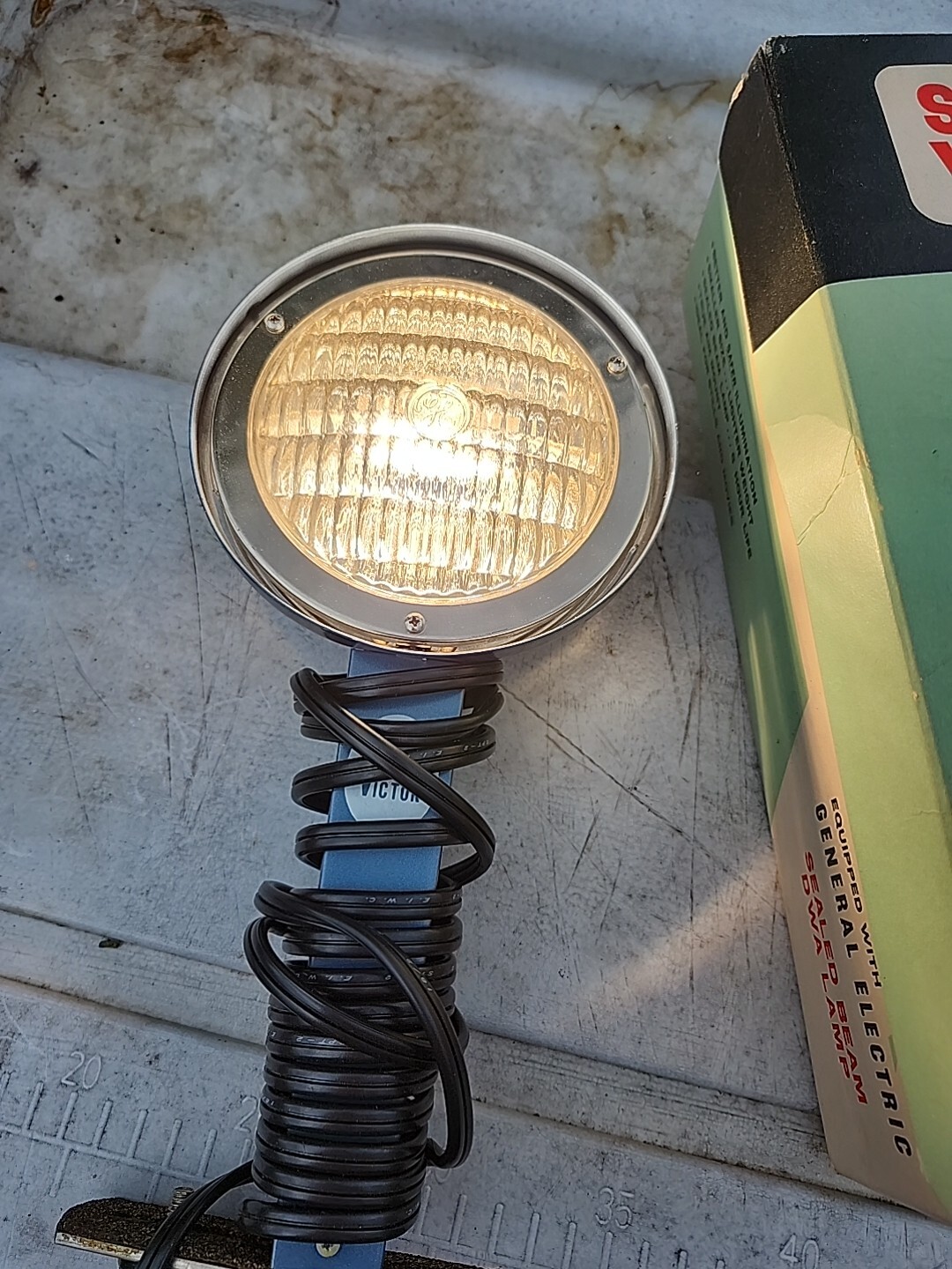 Smith-Victor Model L-5 Compact Movie Light Vintage 1962 Tested Works W/ Box