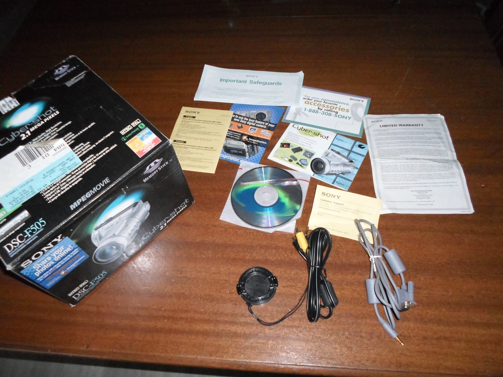 BOX – PAPERWORK – accessories ONLY – for Sony Cybershot DSC-F505 – lens cap, CD