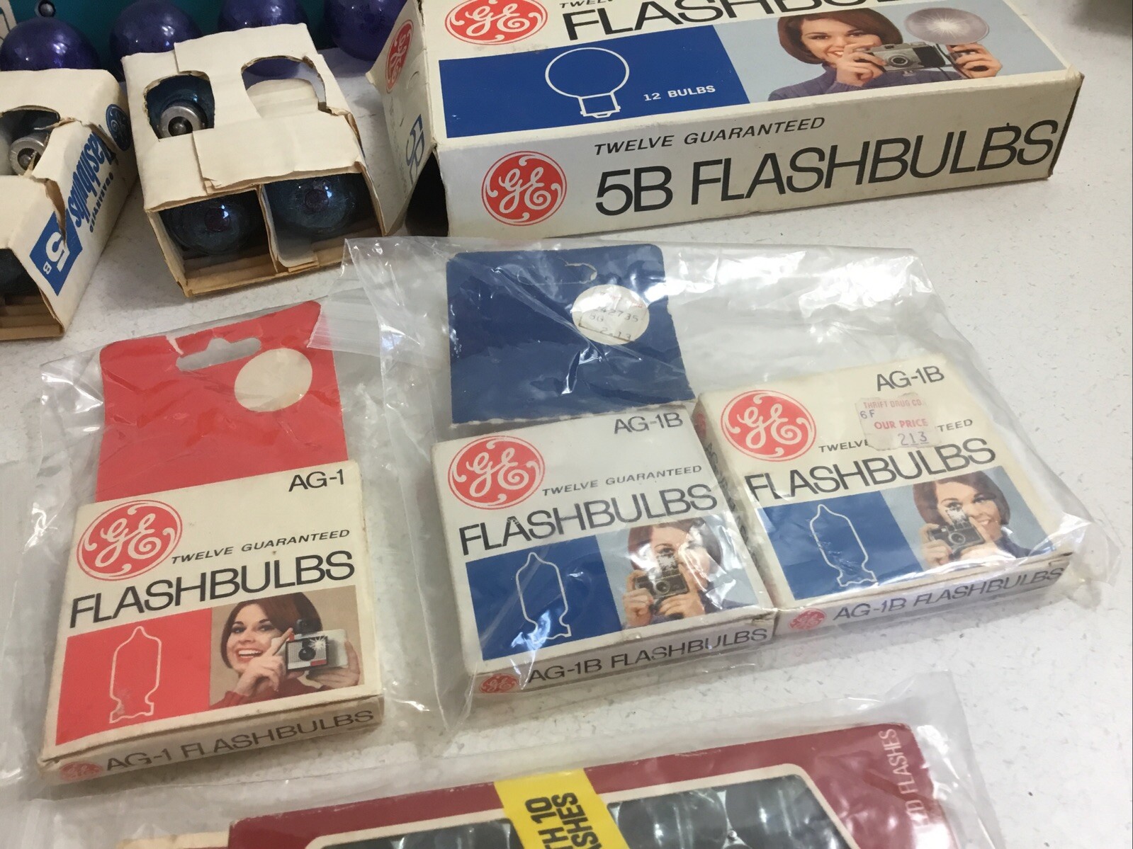 Vintage Camera Flash Bulbs Mix Sylvania 25B GE #5 5B AG-1 Blue Dot M2 M3 M3B M2B