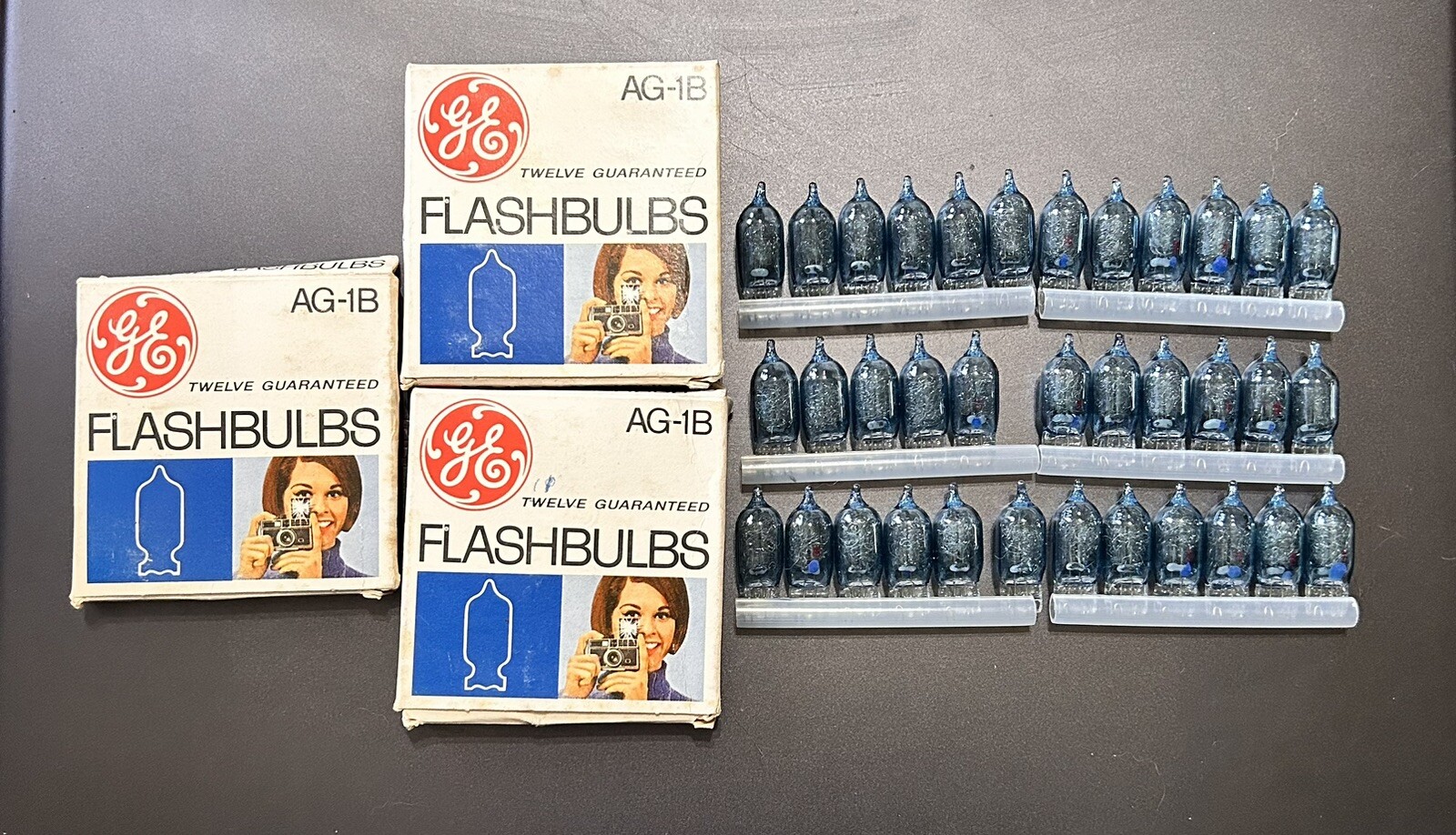 Vintage GE AG-1B Flash Bulbs Original Box MADE USA