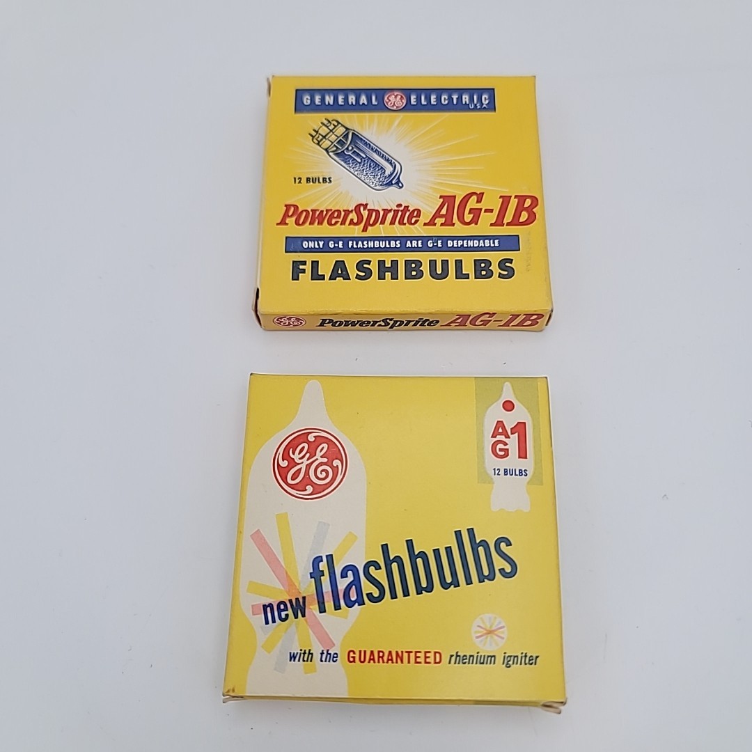 Vintage GE AG-1 AG-1B Flashbulbs NOS Lot 24 Bulbs 2 Boxes General Electric USA