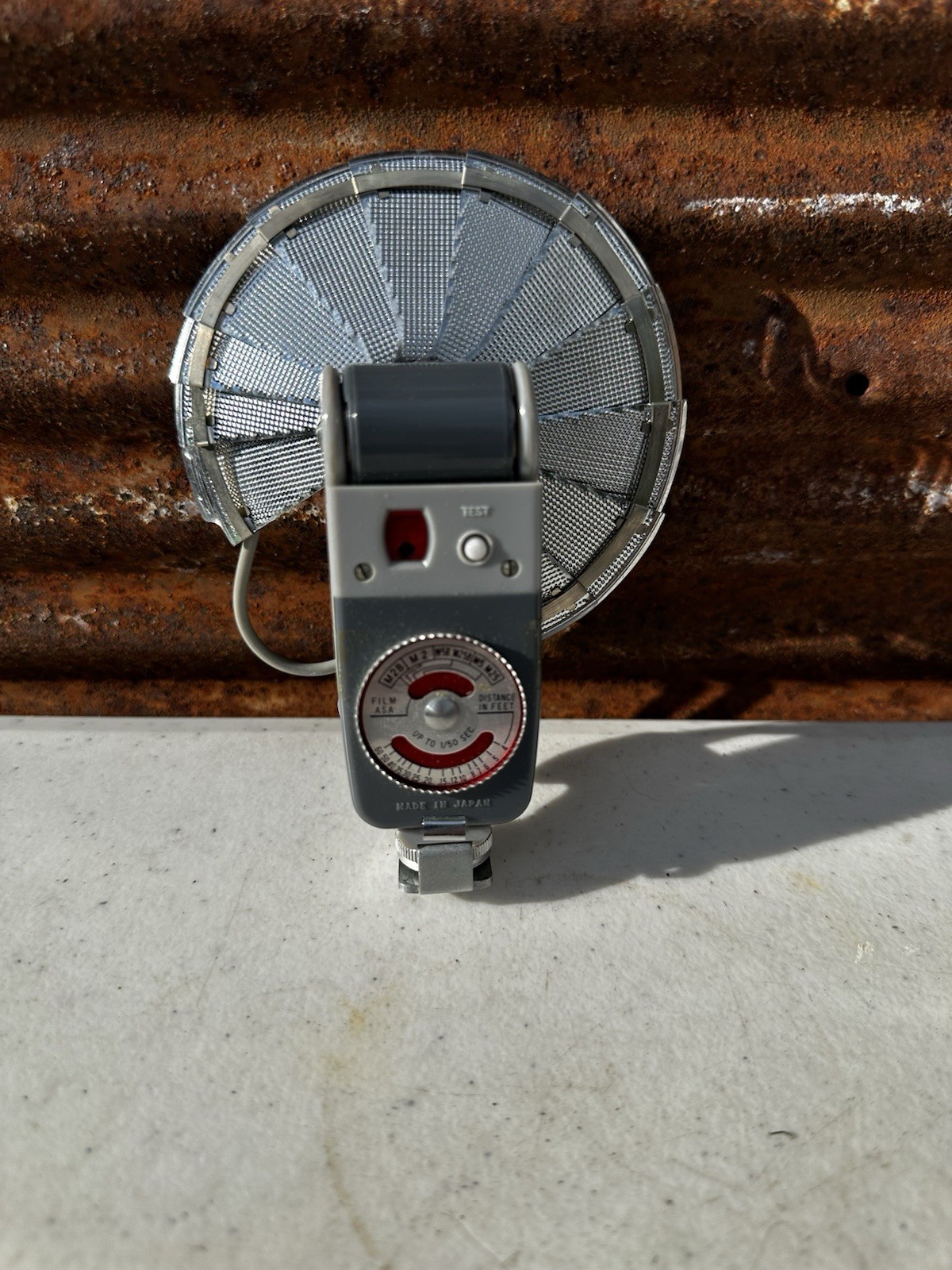 vintage Avigo Crown Pocket Fan Flash Gun With Case -UNTESTED
