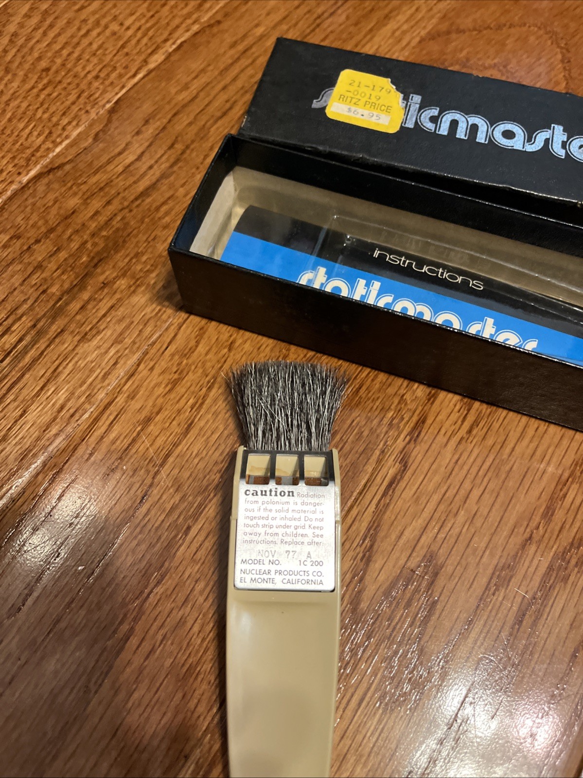 Vintage Staticmaster Camera Brush 1C200 Nuclear Products Co. CA In Original Box