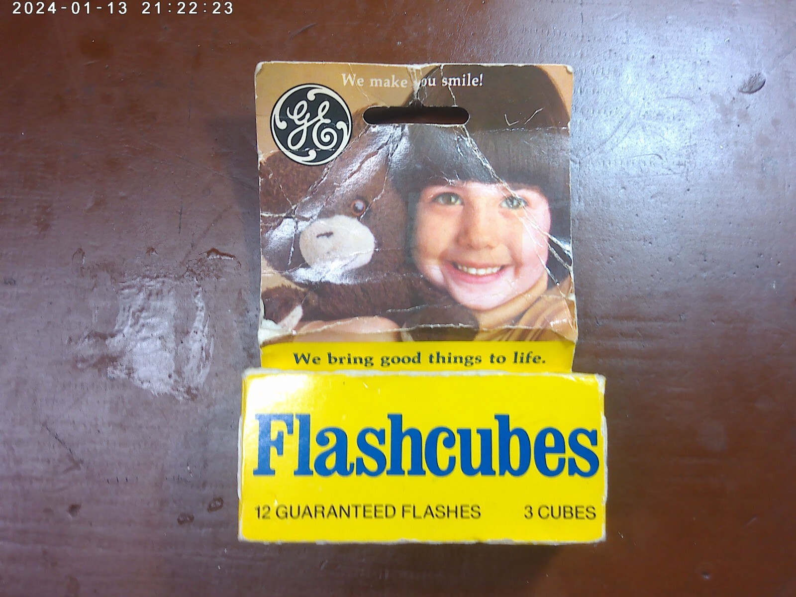 GE for all standard Flashcubes cameras 12 Guaranteed Flashes in 3 cubes General
