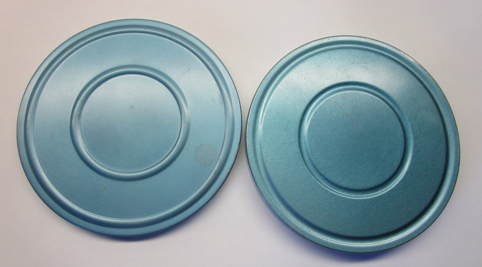 Vintage Compco Corp. 8mm/200ft 5” Blue Film Reel Canister and Reel
