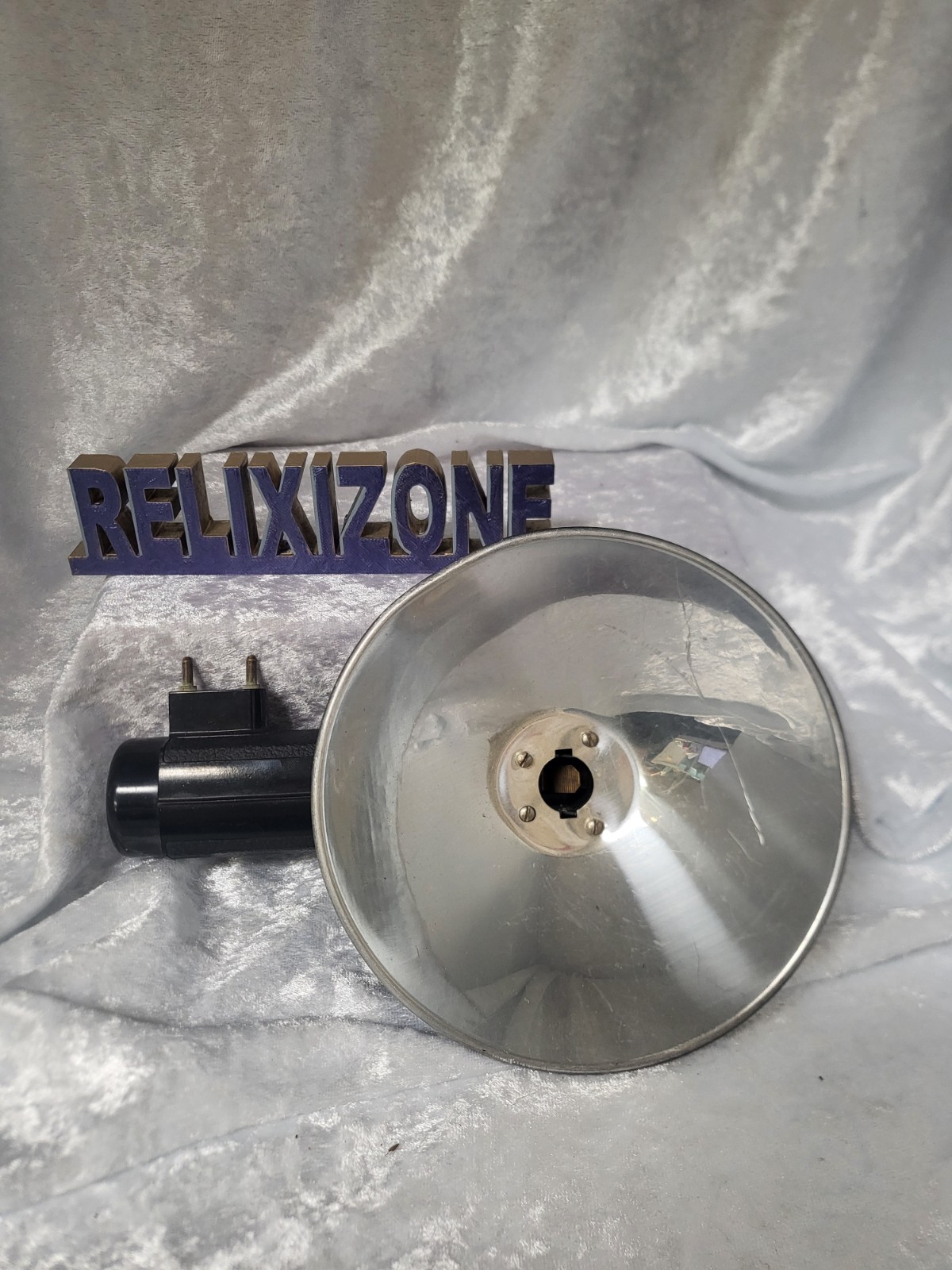 Vintage Camera Flash Unit w/ Reflector & Plug – Untested – For Parts or Display