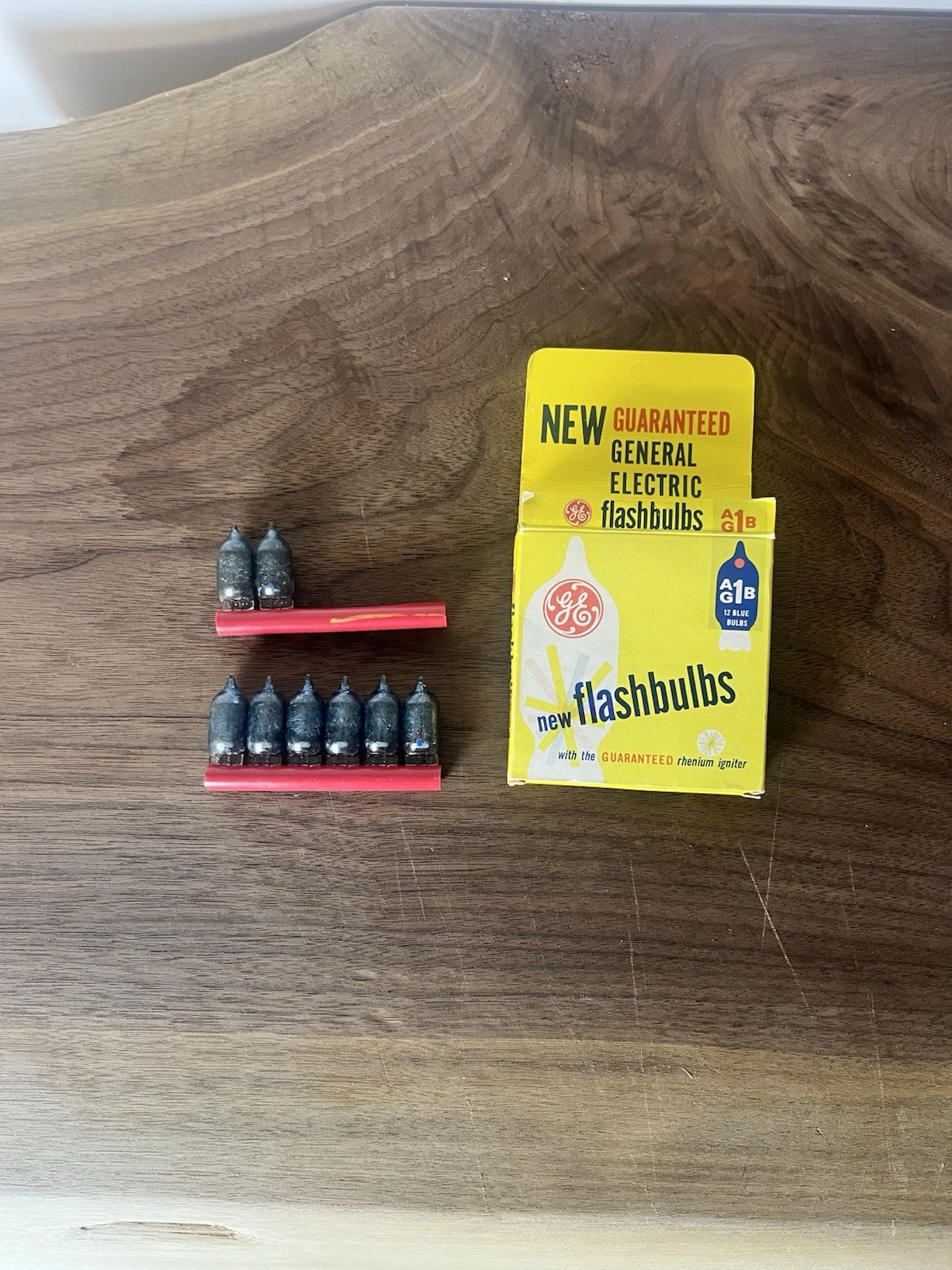 Vintage General Electric AG-1B Blue Flash Bulbs, with Rhenium Igniter
