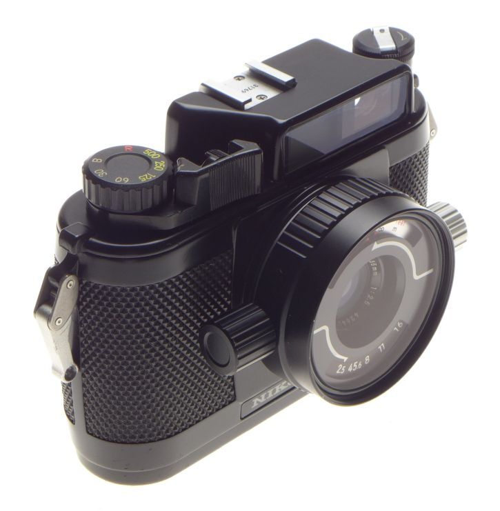 Nikonos iii underwater film camera nikon nikkor 35mm 1:2.5 lens original pouch