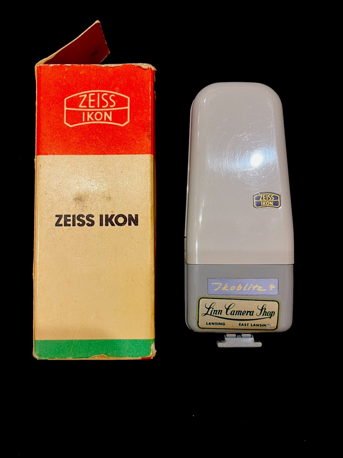 Vintage ZEISS IKON Ikoblitz 4 in Original Box Germany + 10 Sylvania Flashbulbs