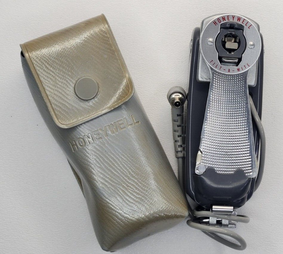 Vtg Honeywell Photo Products TILT-A-MITE Camera Flash Fan Fold Reflector w/ Case