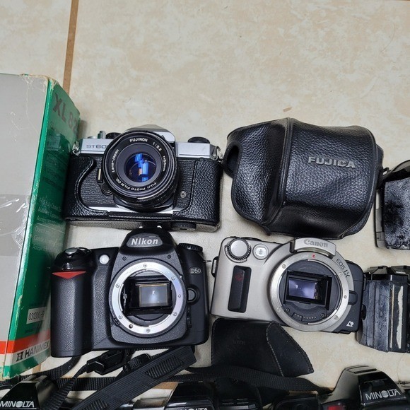 Vintage 35mm Film Camera Bundle For Parts Minolta Canon Nikon Fujica Hanimex