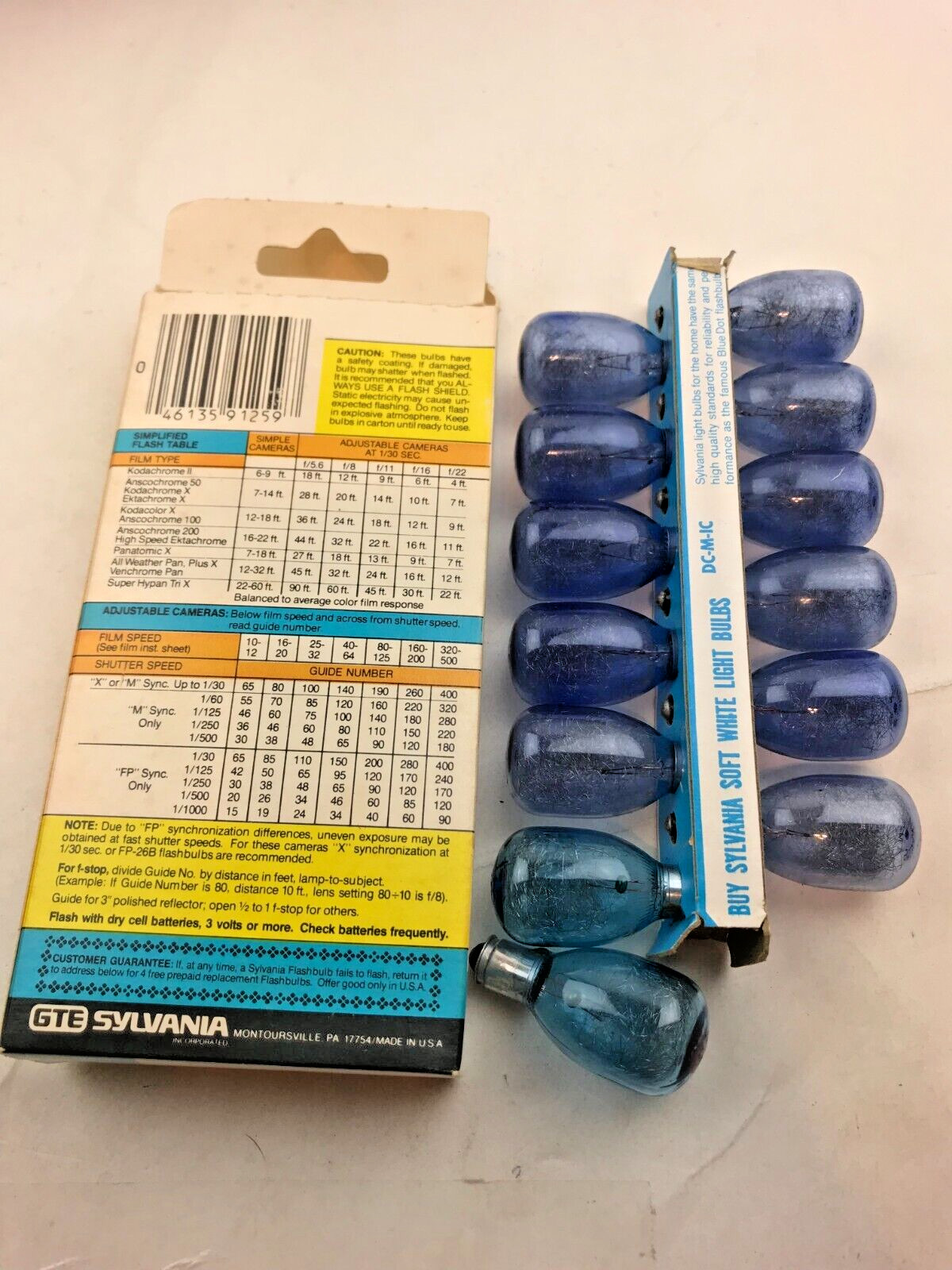 Sylvania M3B Blue Dot Flash Bulbs Box of 13 & GE M3 Clear Flashbulbs Box of 12