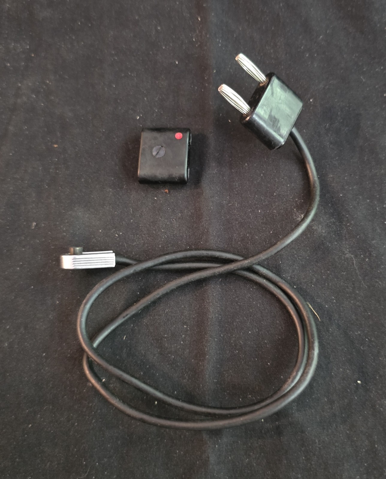 Leitz Wetzlar Synchronblitzer Flash w/ Cable & Original 1954 Manual