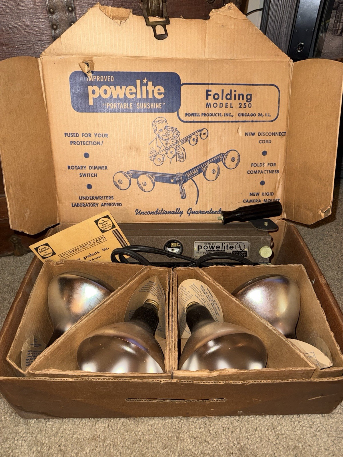 Vintage Powelite Portable Sunshine Folding Light Model 250 w/ Box & Bulbs