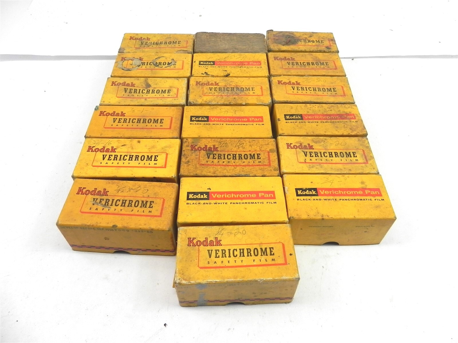 HUGE LOT OF VINTAGE USED KODAK VERICHROME BOXES 1950-51-52-53-54-55-56-47-58-59