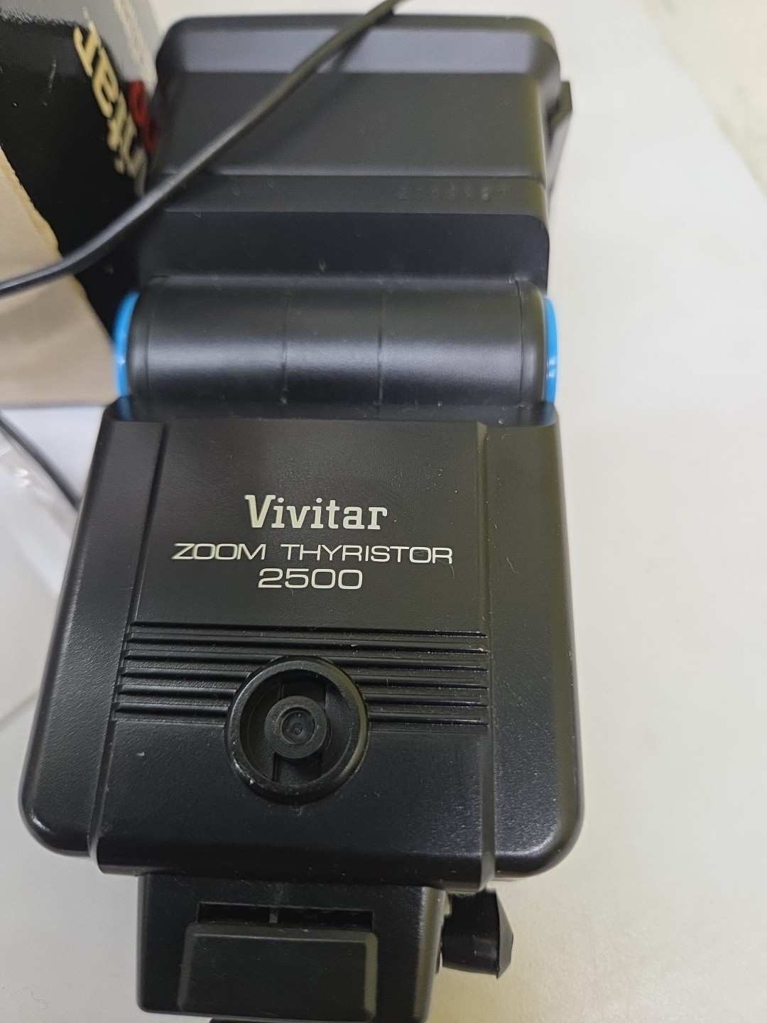 Vivitar 2500 Zoom Thyristor Flash Boxed w/ Manual, Powers On, Untested