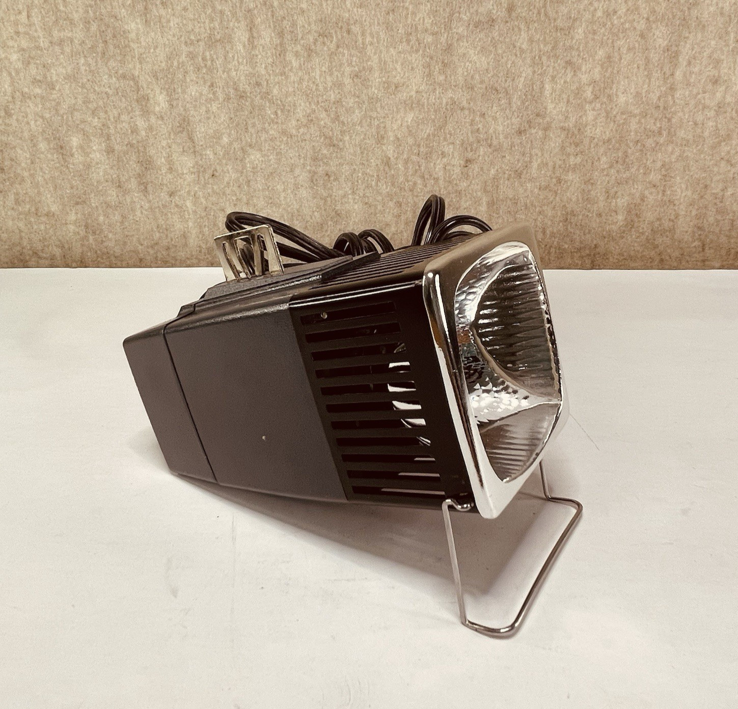 VTG 60s Kodak Instamatic Model 1 Movie Light Original Box NOT Tested Needs Bulb