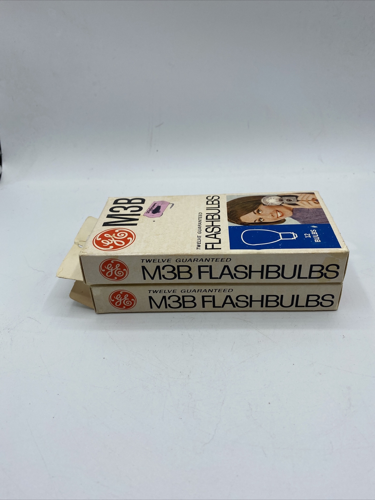 Vintage GE M3B Blue Flash bulbs Flashbulbs New Old Stock Made In USA 21 Bulbs