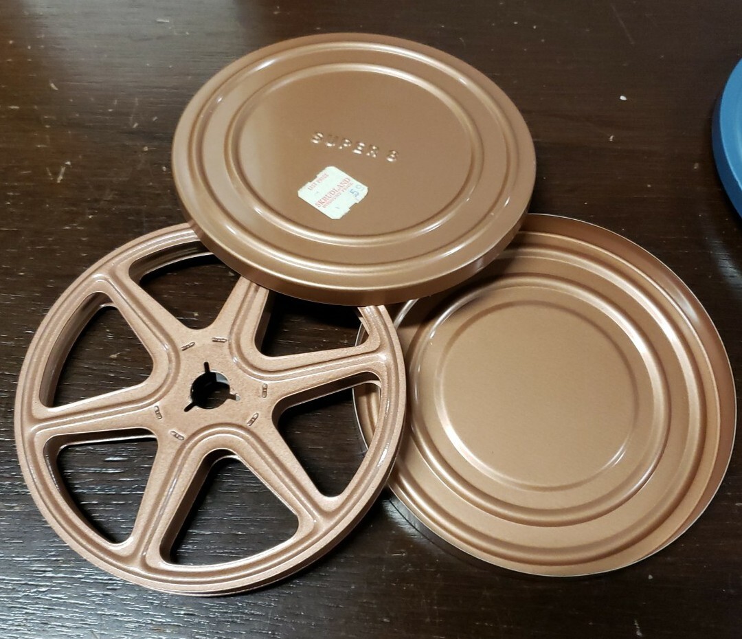 Lot of 2 Vintage 5.25″ Super 8 & 6″ Compco Metal 8mm Film Reels w Canisters
