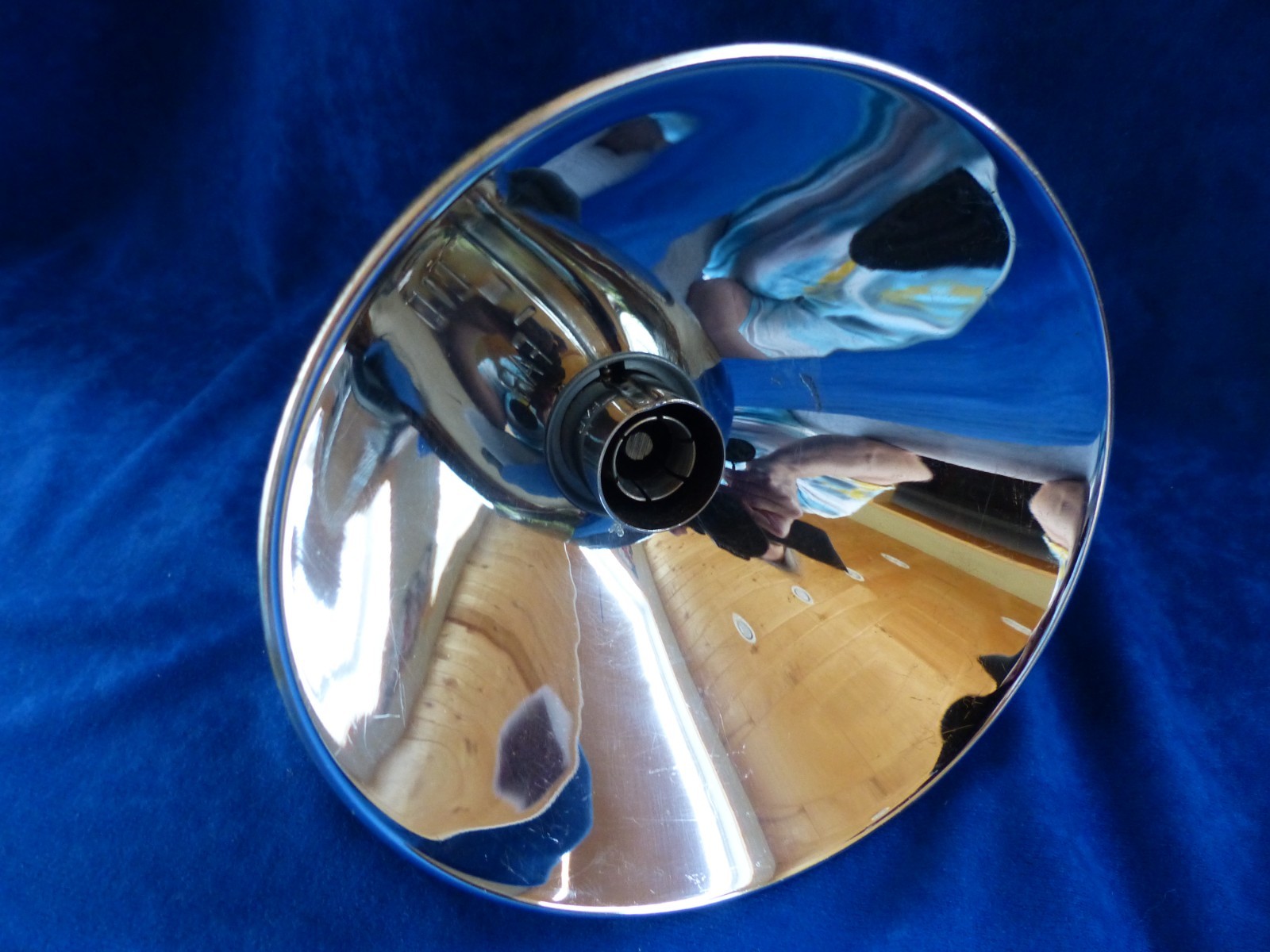 Vintage Heiland 6-inch flash reflector, very good condition, tested & working